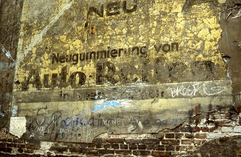 Berlin, Käthestr. oder Niederkirchnerstr. 38, 1.5.1997 (2).jpg